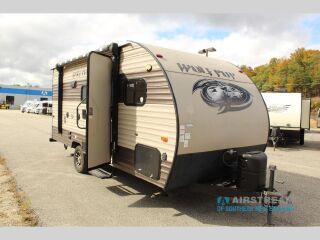 2017 FOREST RIVER CHEROKEE WOLF PUP 16BHSC