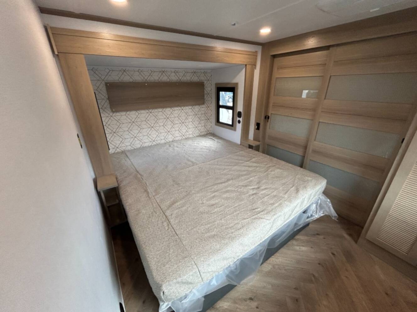 A photo of this 2026 Keystone Rv Raptor 433