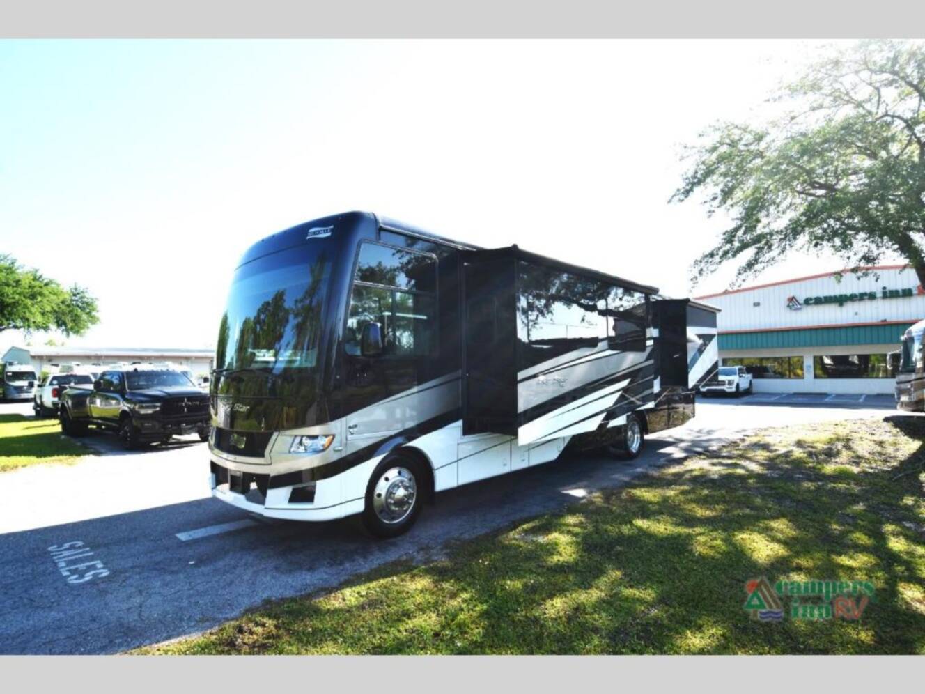 A photo of this 2025 Newmar Bay Star 3626