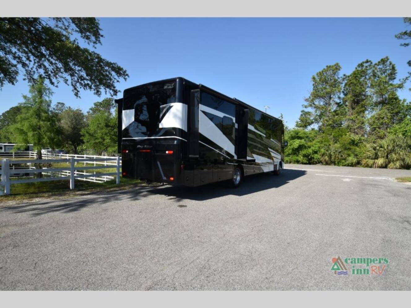A photo of this 2025 Newmar Bay Star 3626