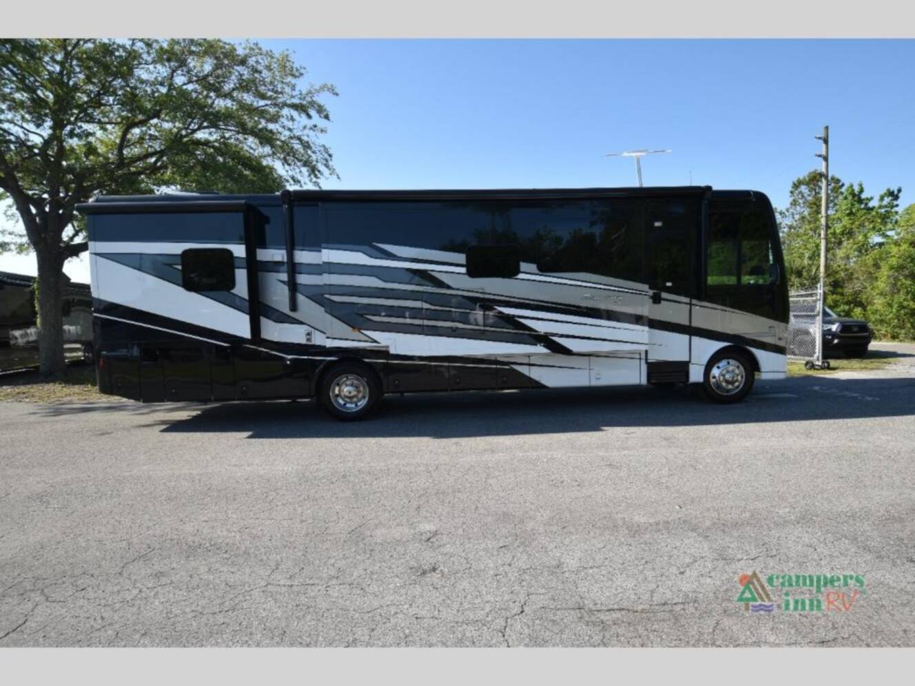 A photo of this 2025 Newmar Bay Star 3626