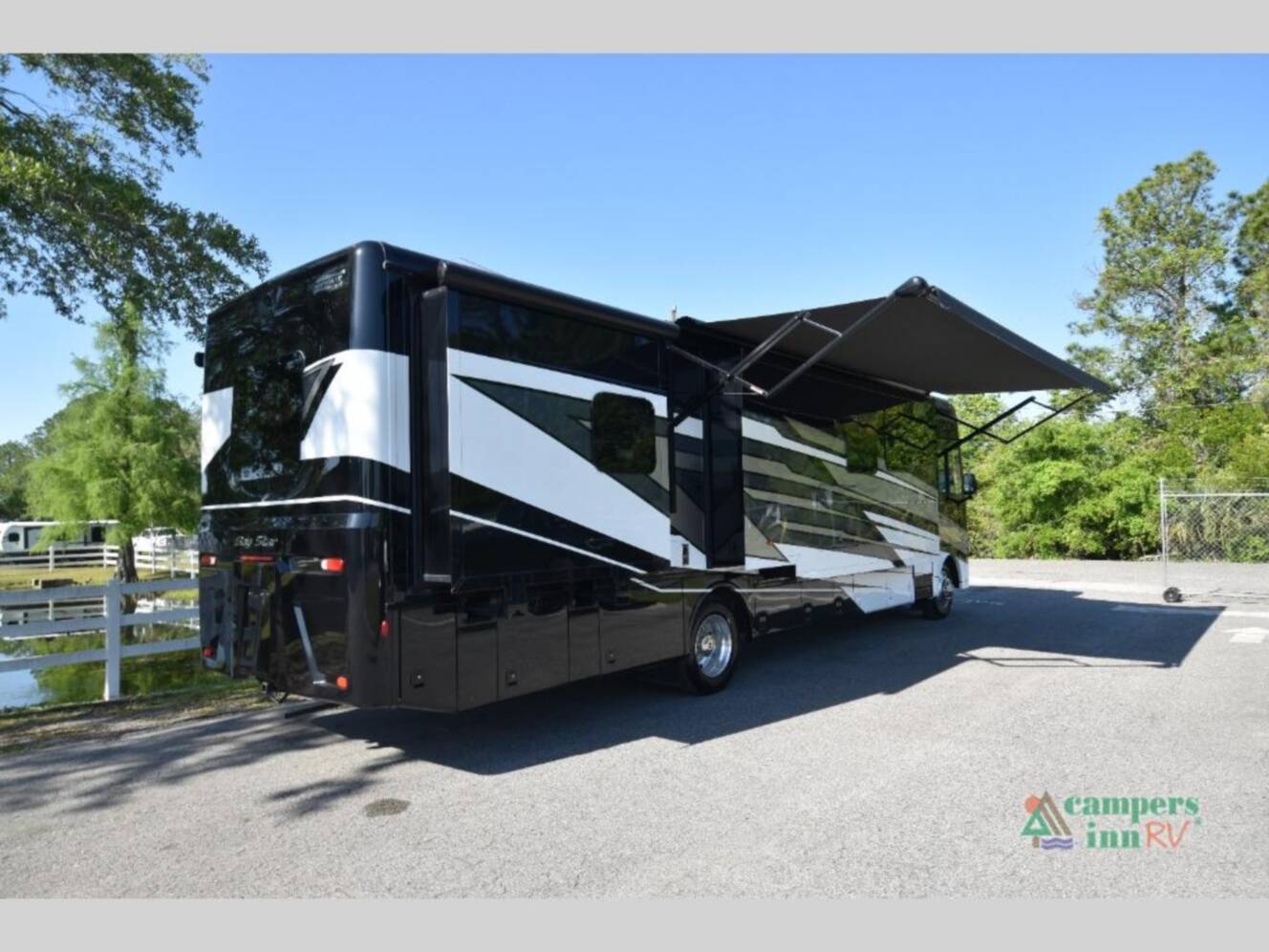A photo of this 2025 Newmar Bay Star 3626
