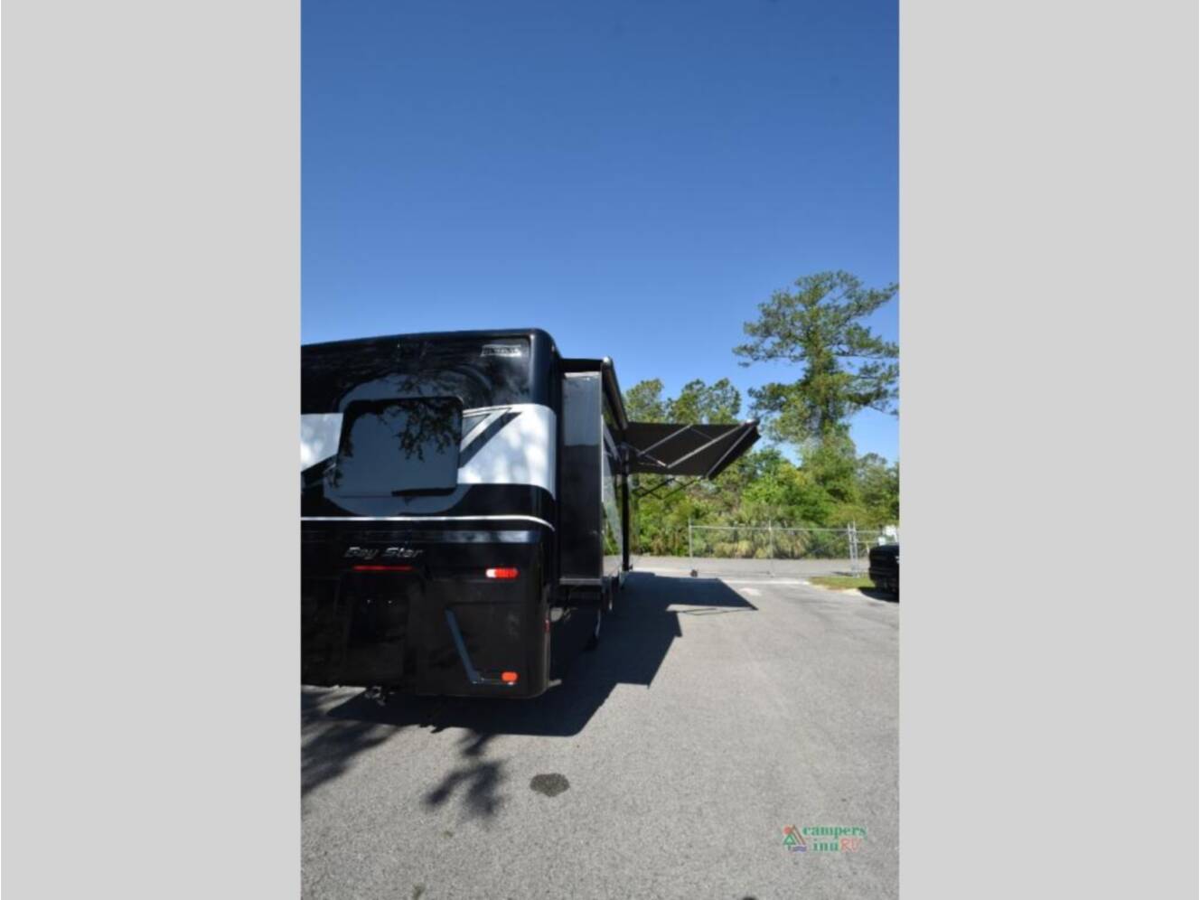 A photo of this 2025 Newmar Bay Star 3626