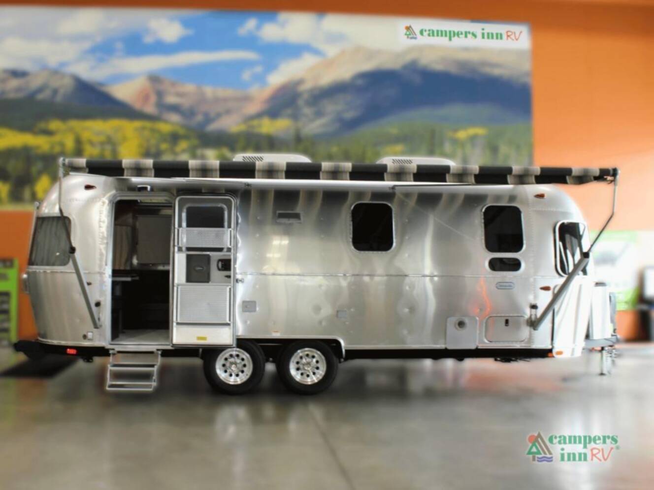 A photo of this 2026 Airstream Globetrotter 25FBT