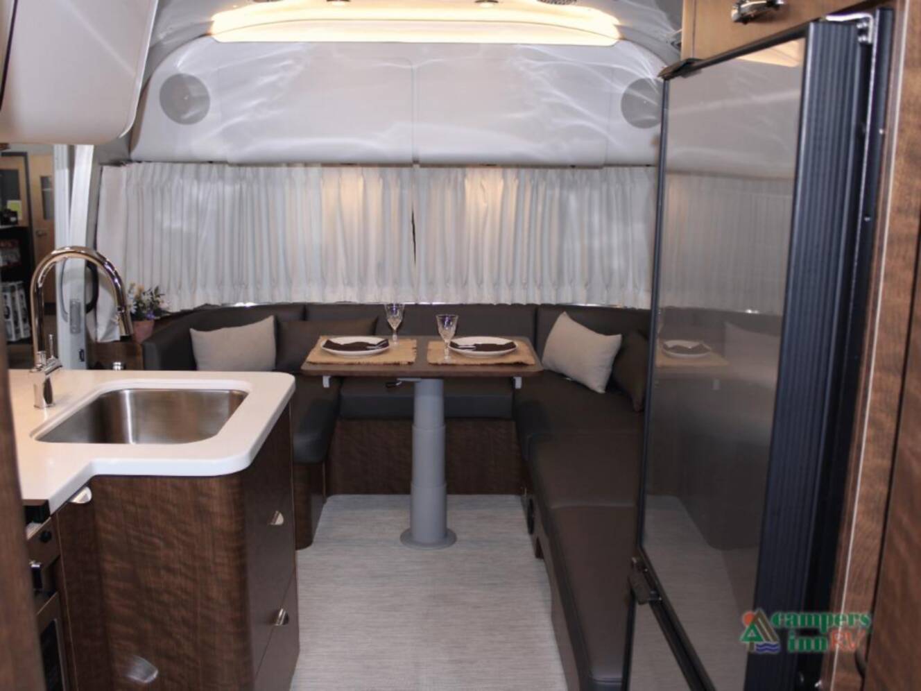 A photo of this 2026 Airstream Globetrotter 25FBT