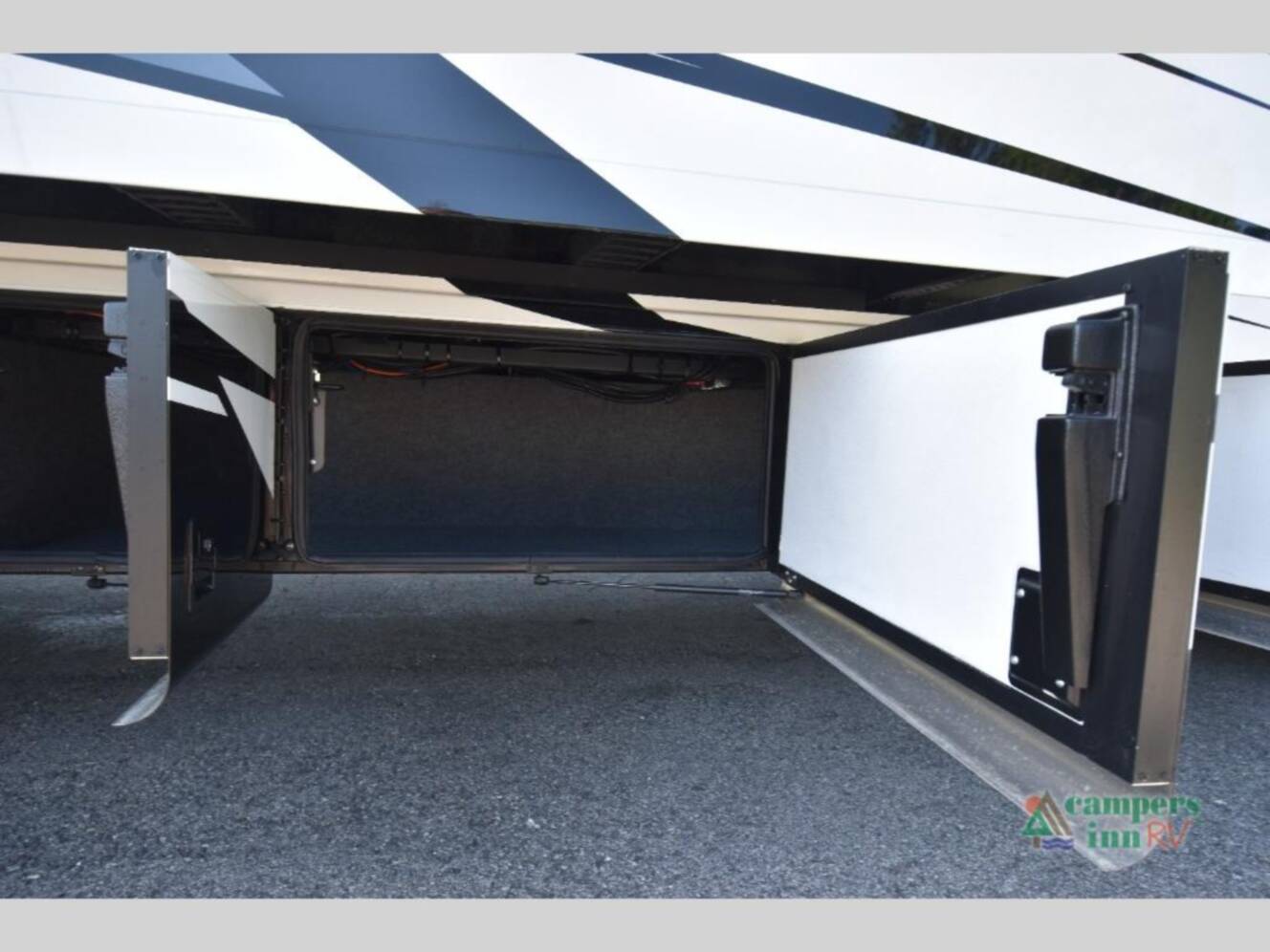 A photo of this 2025 Newmar Bay Star 3626