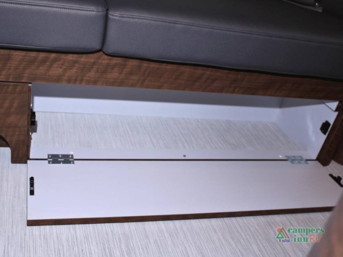 A photo of this 2026 Airstream Globetrotter 25FBT