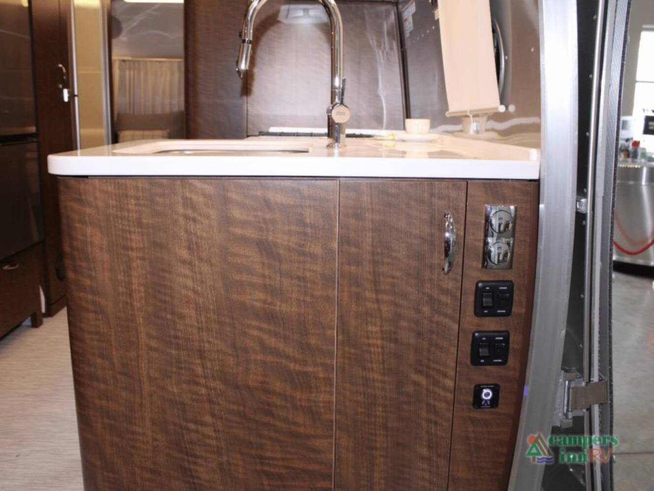 A photo of this 2026 Airstream Globetrotter 25FBT