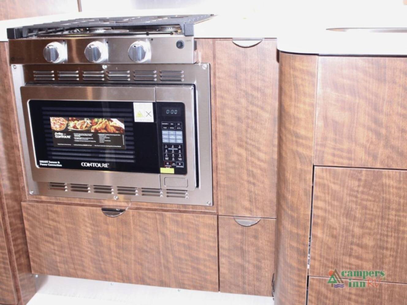 A photo of this 2026 Airstream Globetrotter 25FBT