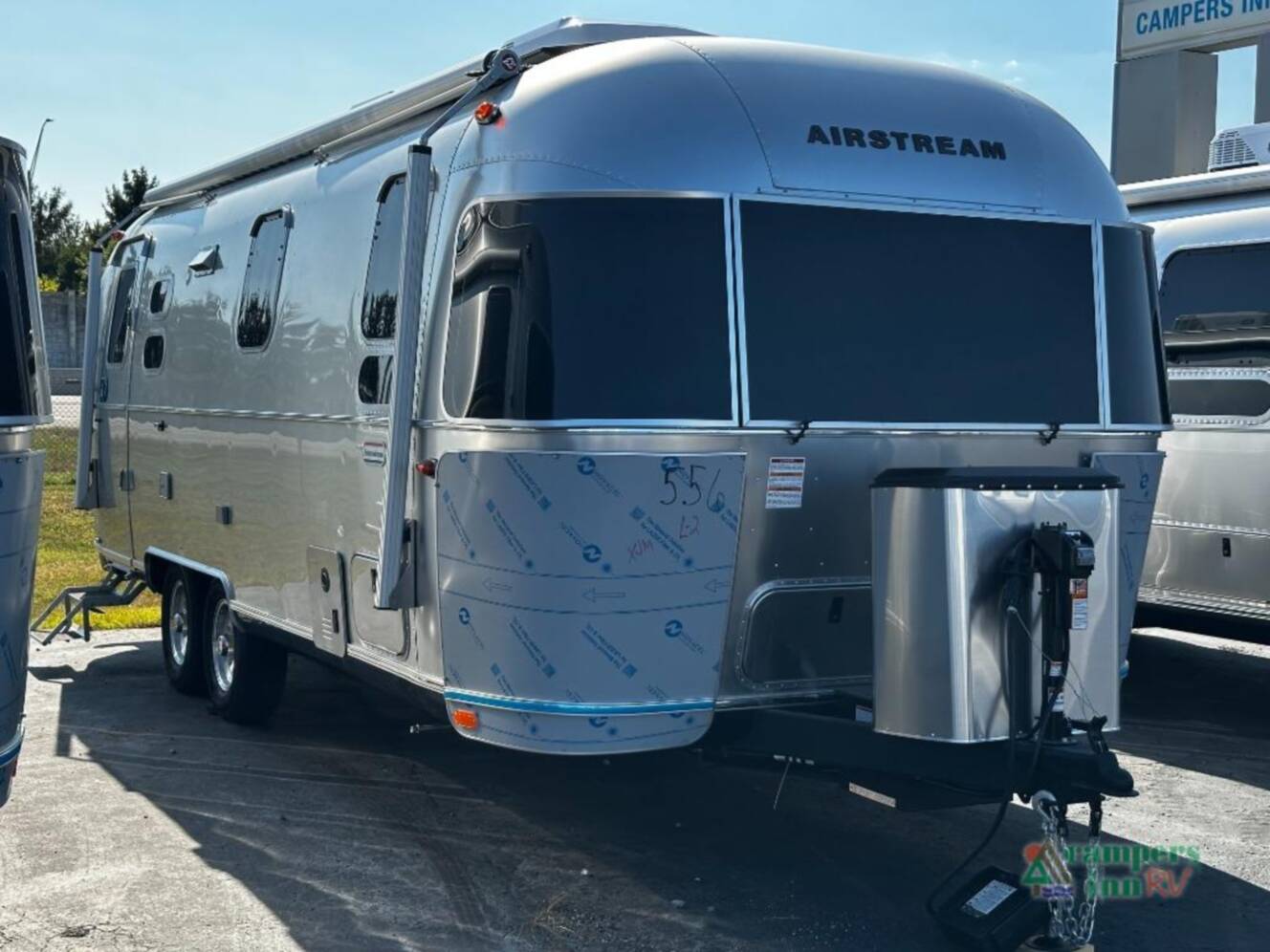 A photo of this 2026 Airstream International 25FBT