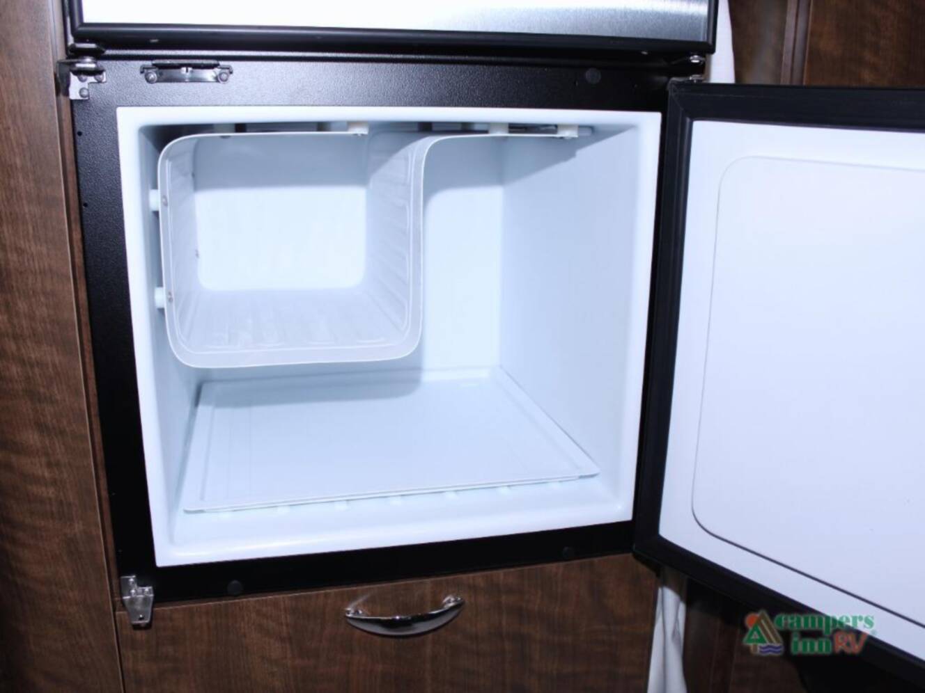 A photo of this 2026 Airstream Globetrotter 25FBT