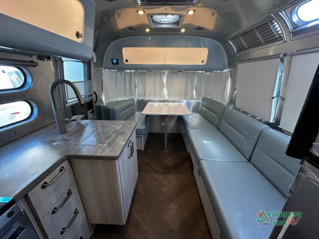 A photo of this 2026 Airstream International 25FBT