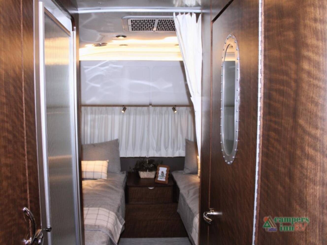 A photo of this 2026 Airstream Globetrotter 25FBT