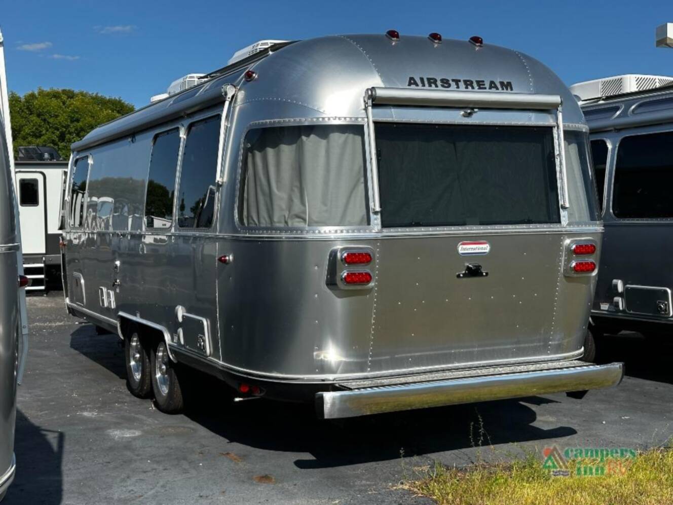 A photo of this 2026 Airstream International 25FBT