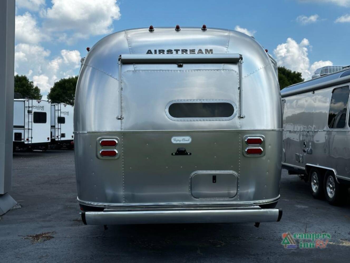 A photo of this 2026 Airstream Flying Cloud 30FBBT