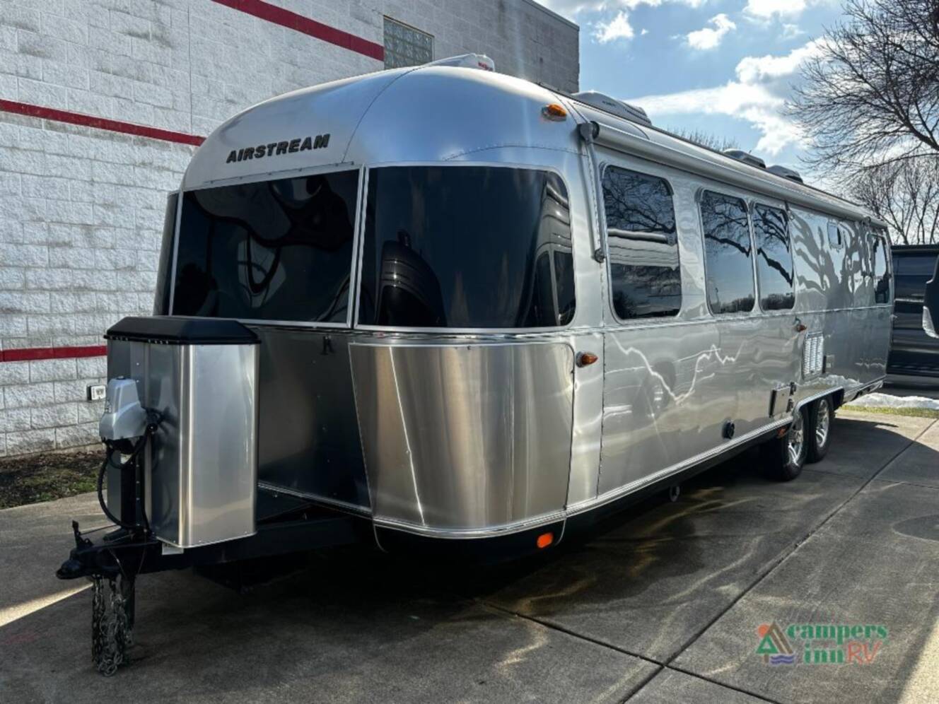 A photo of this 2017 Airstream Classic 30FQB