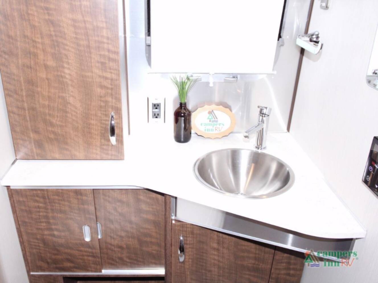 A photo of this 2026 Airstream Globetrotter 25FBT