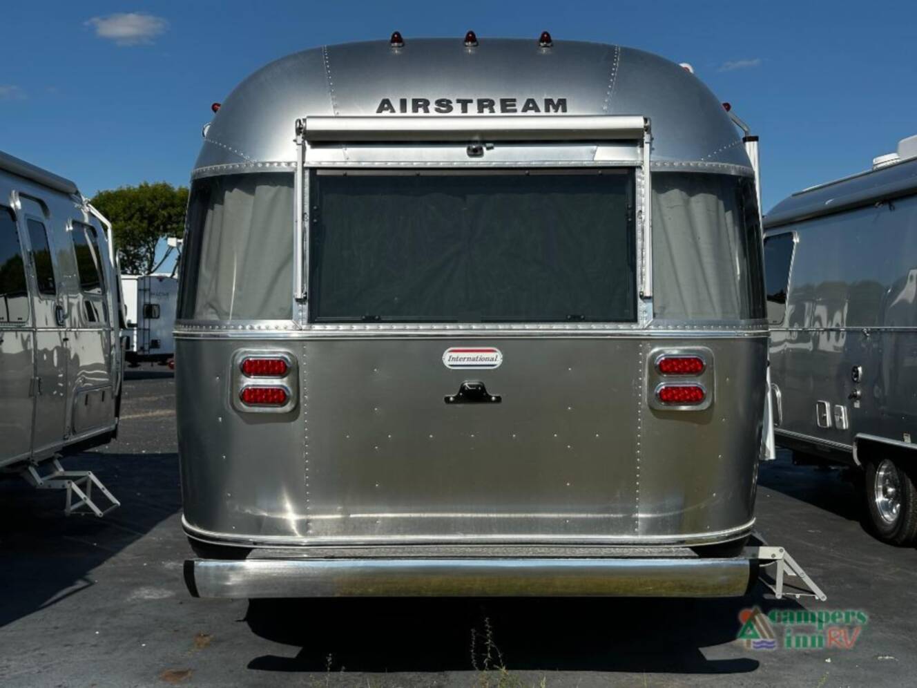 A photo of this 2026 Airstream International 25FBT