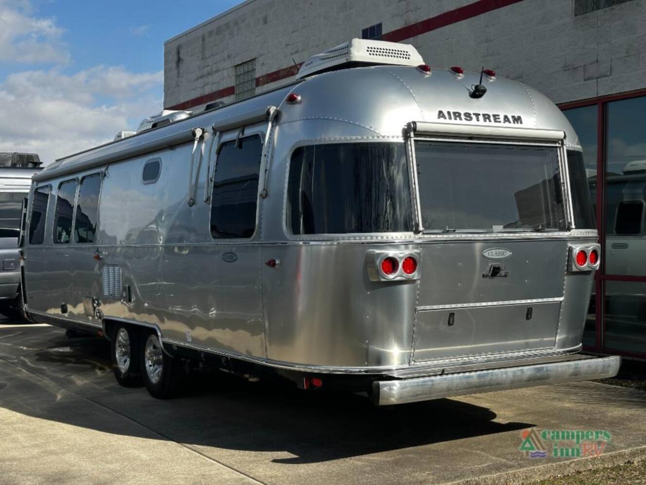 A photo of this 2017 Airstream Classic 30FQB