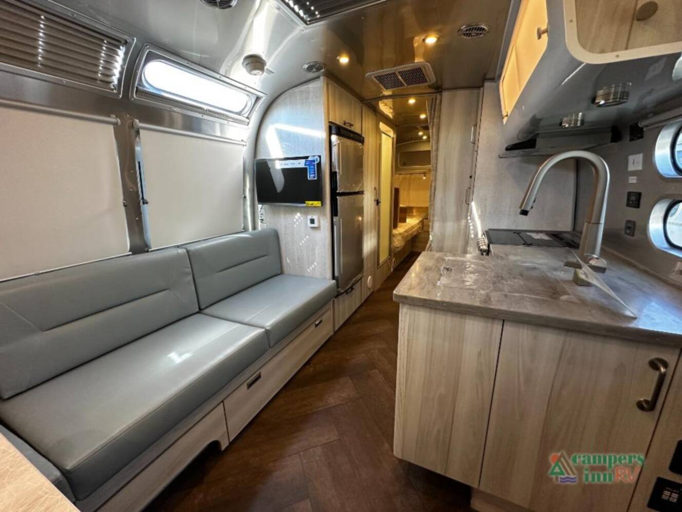A photo of this 2026 Airstream International 25FBT