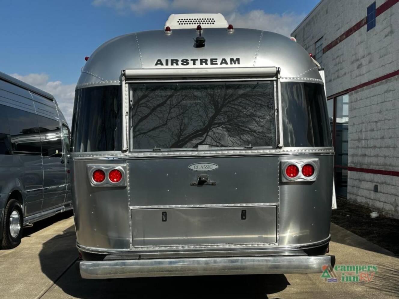 A photo of this 2017 Airstream Classic 30FQB