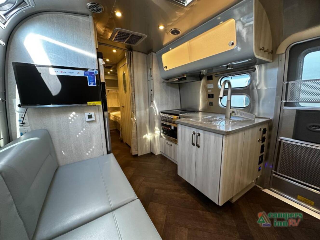 A photo of this 2026 Airstream International 25FBT