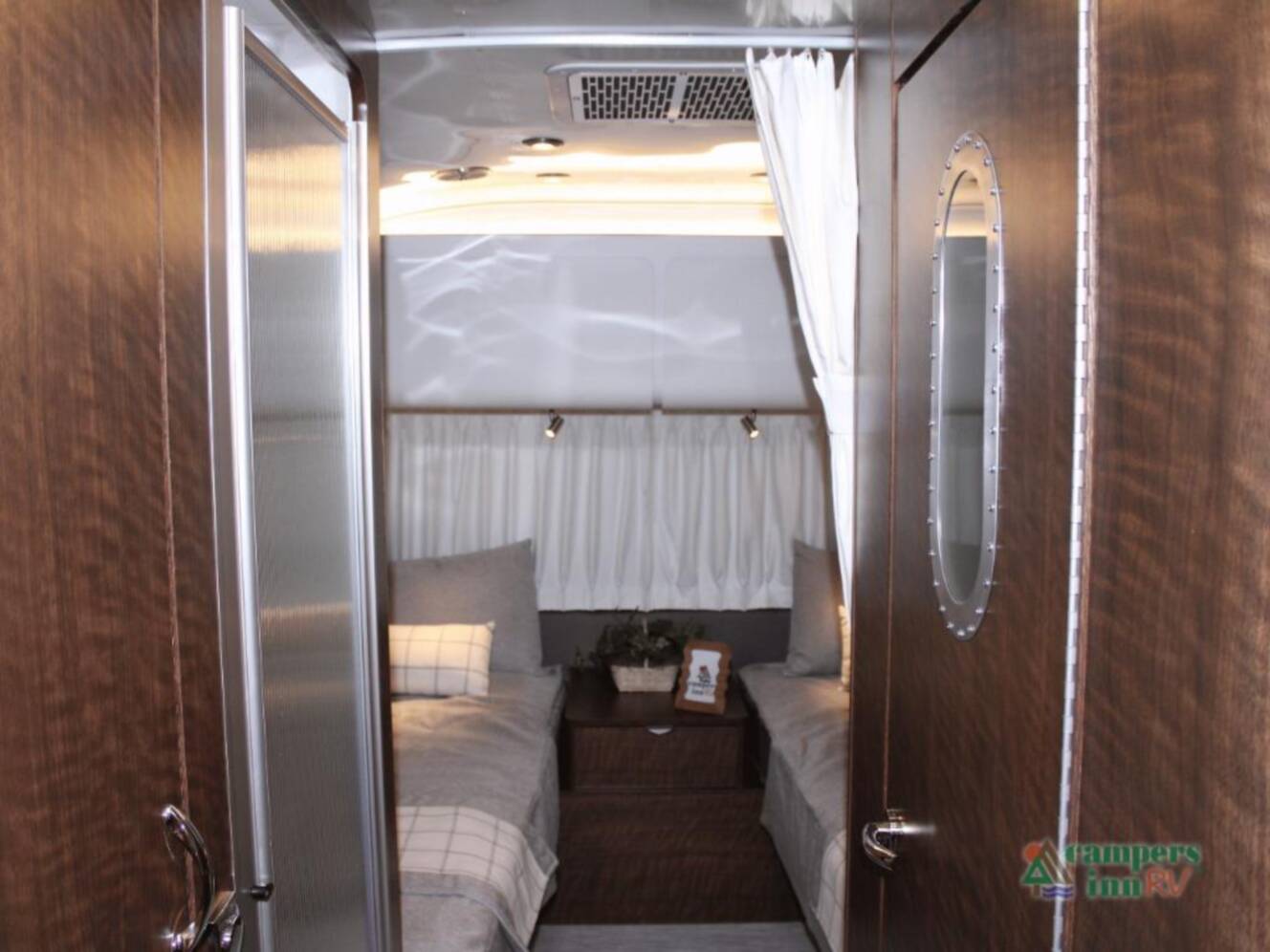 A photo of this 2026 Airstream Globetrotter 25FBT