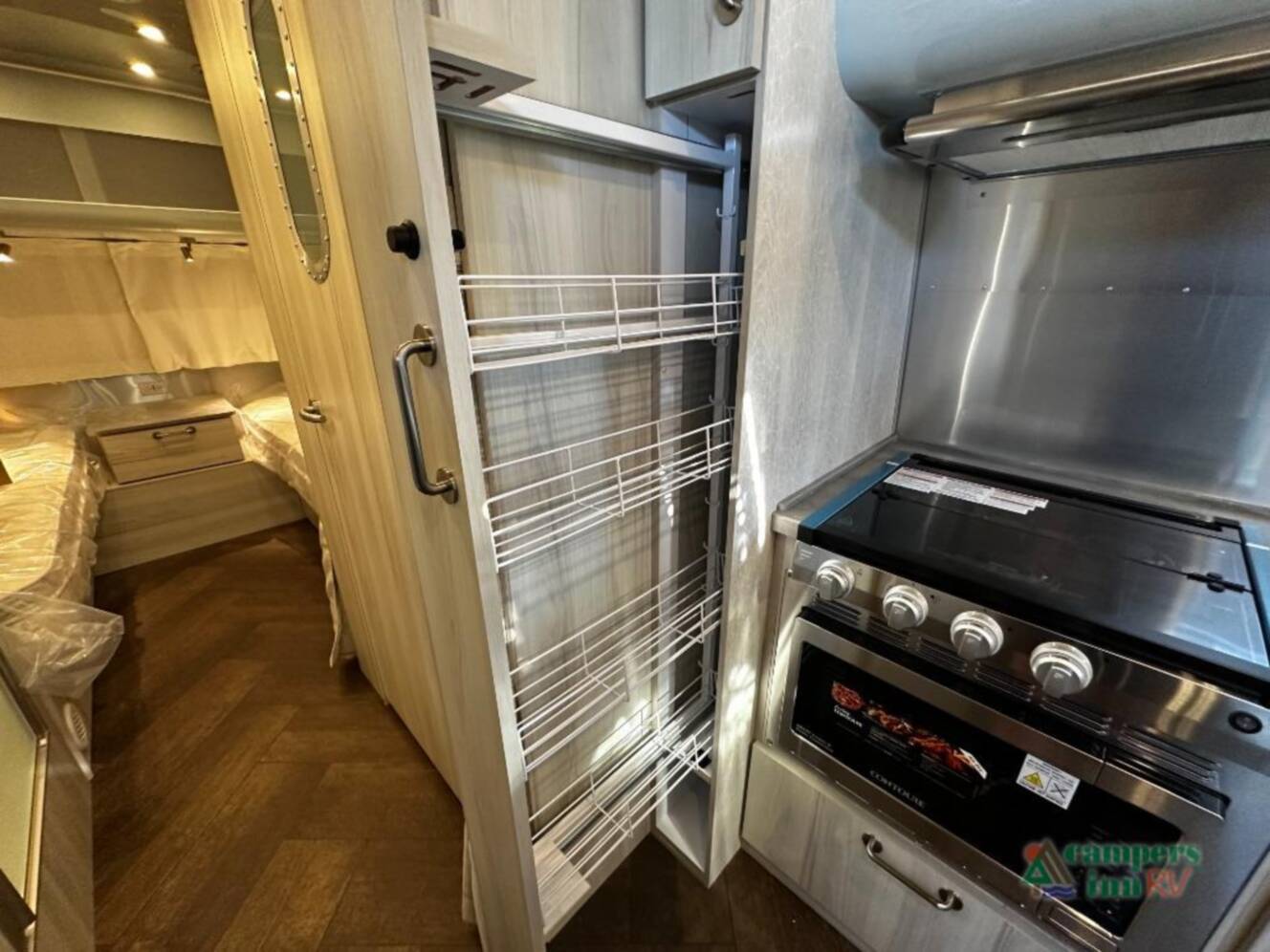 A photo of this 2026 Airstream International 25FBT