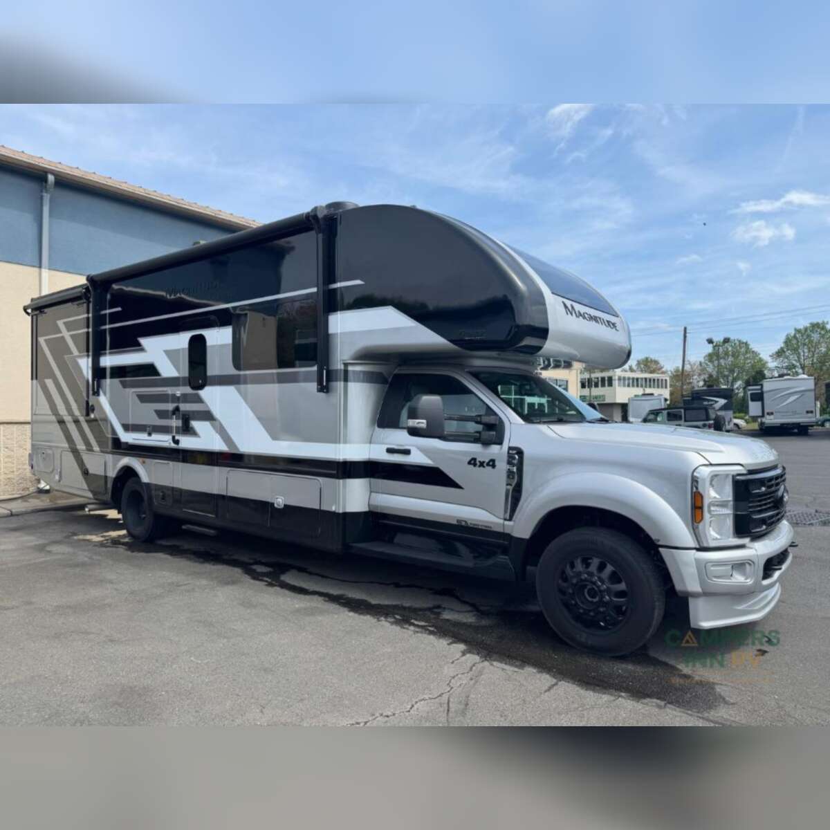 2026 Thor Motor Coach Magnitude GRAND X32