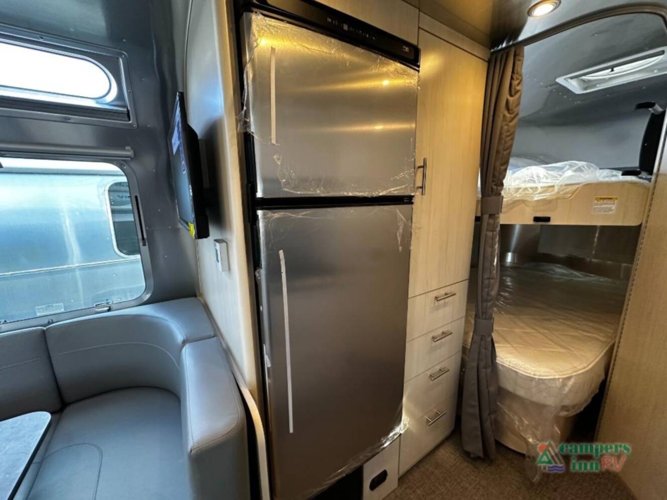A photo of this 2026 Airstream Flying Cloud 30FBBT