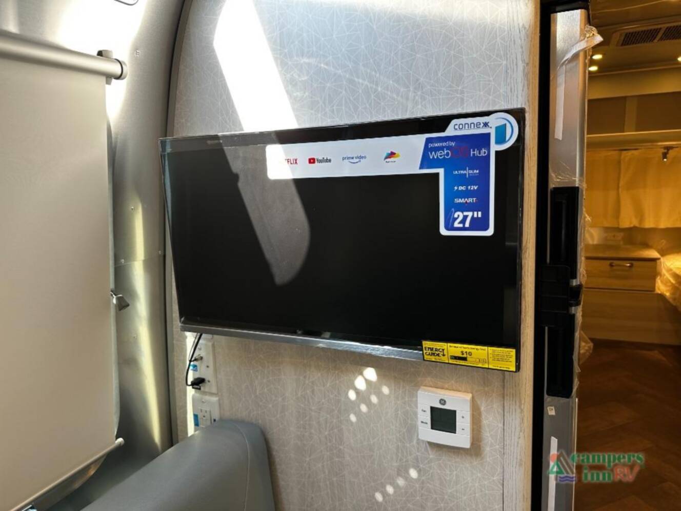 A photo of this 2026 Airstream International 25FBT
