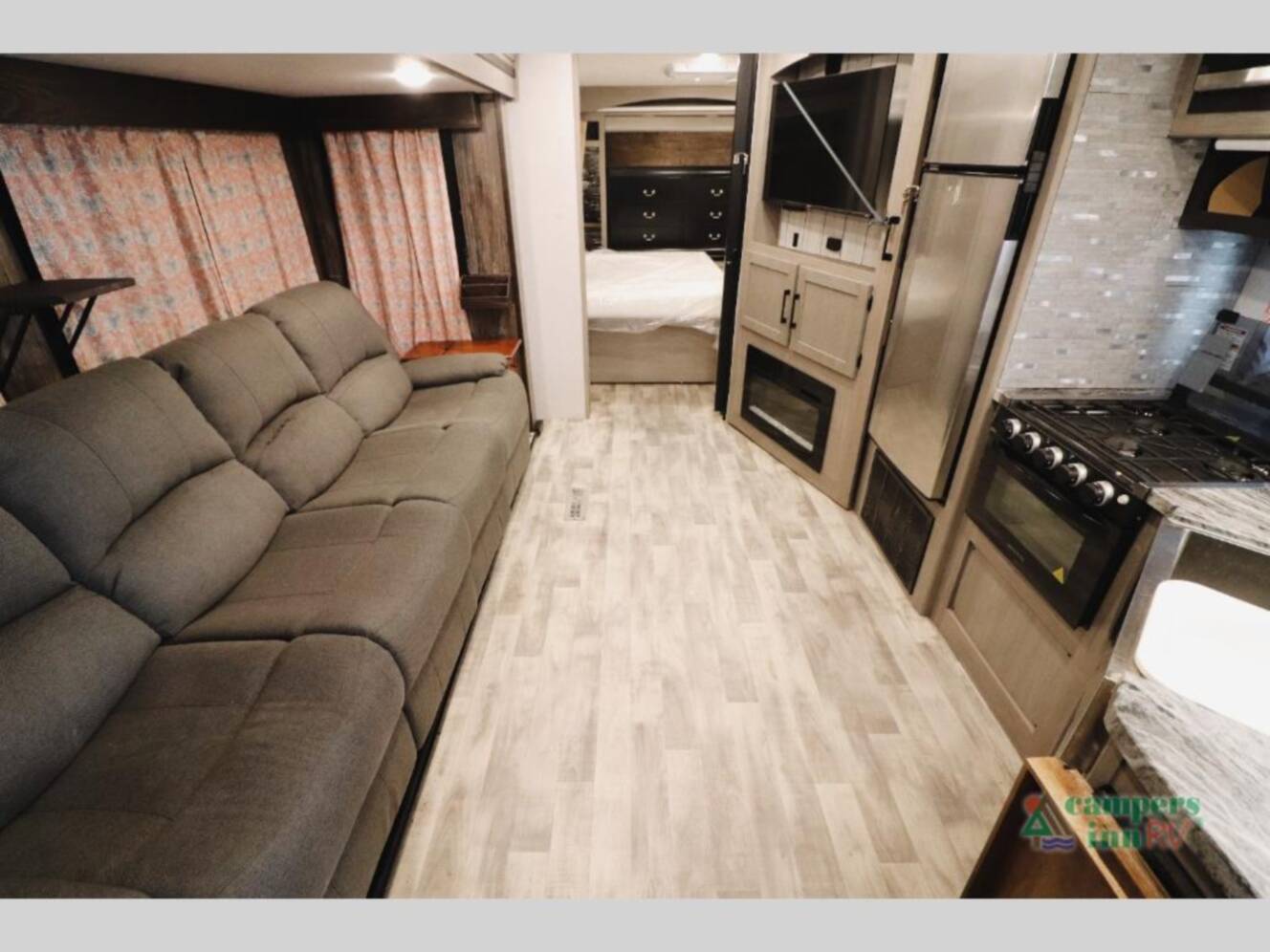 A photo of this 2022 Dutchmen Rv Kodiak 3021RBDS