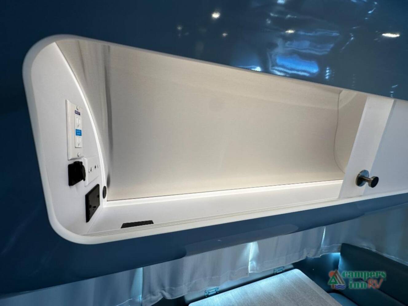 A photo of this 2026 Airstream International 25FBT