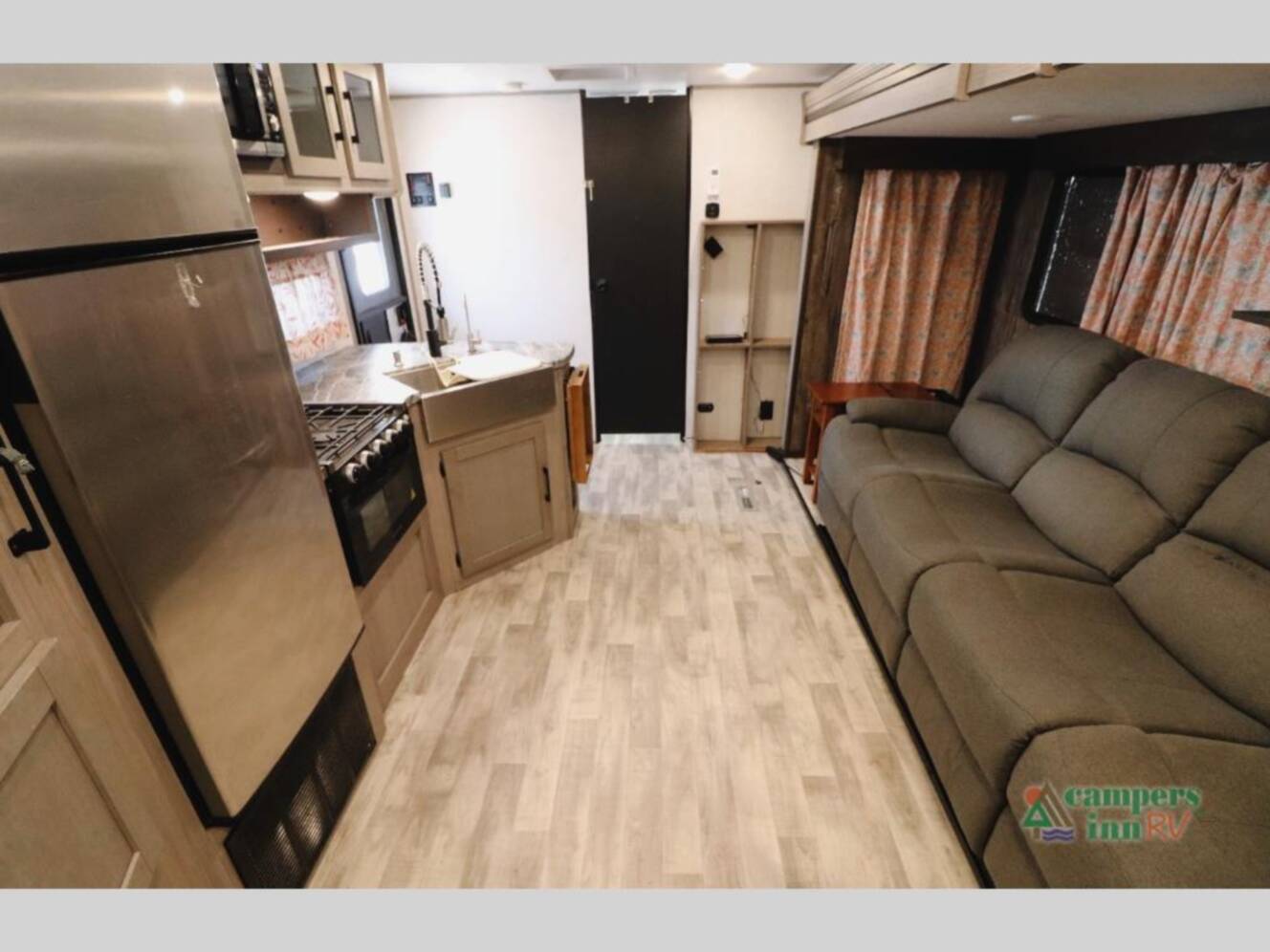 A photo of this 2022 Dutchmen Rv Kodiak 3021RBDS