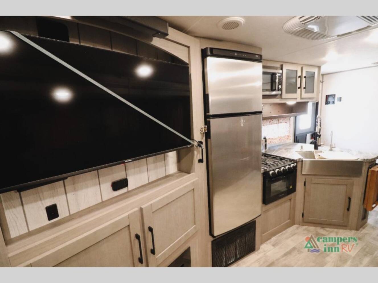 A photo of this 2022 Dutchmen Rv Kodiak 3021RBDS