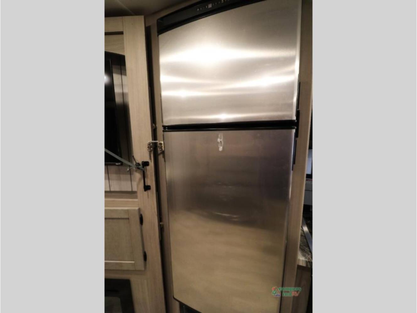 A photo of this 2022 Dutchmen Rv Kodiak 3021RBDS