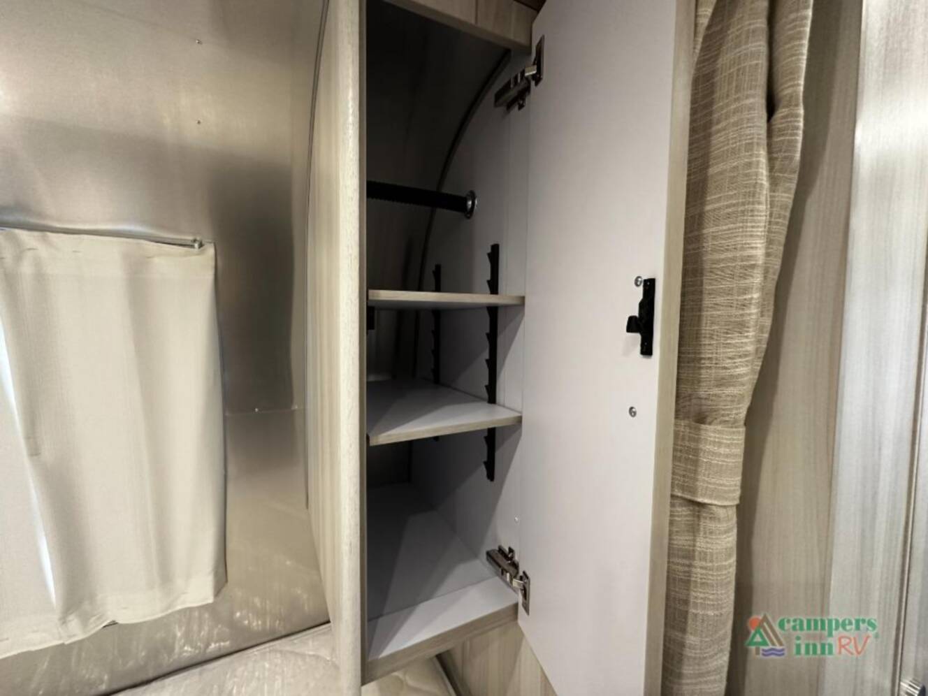 A photo of this 2026 Airstream International 25FBT