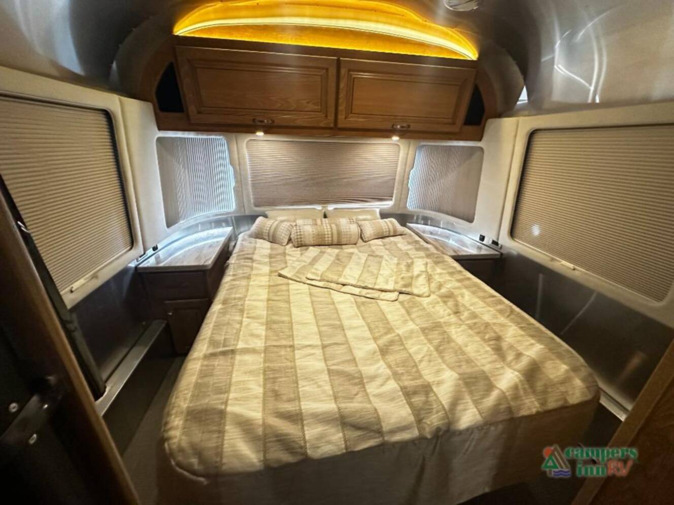 A photo of this 2017 Airstream Classic 30FQB