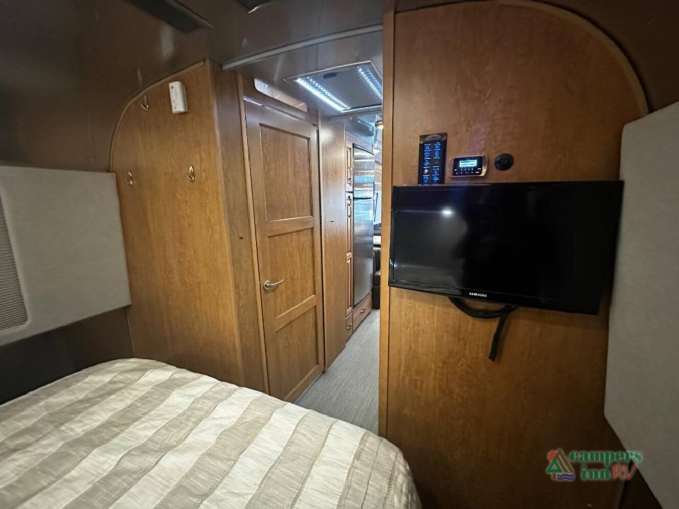 A photo of this 2017 Airstream Classic 30FQB