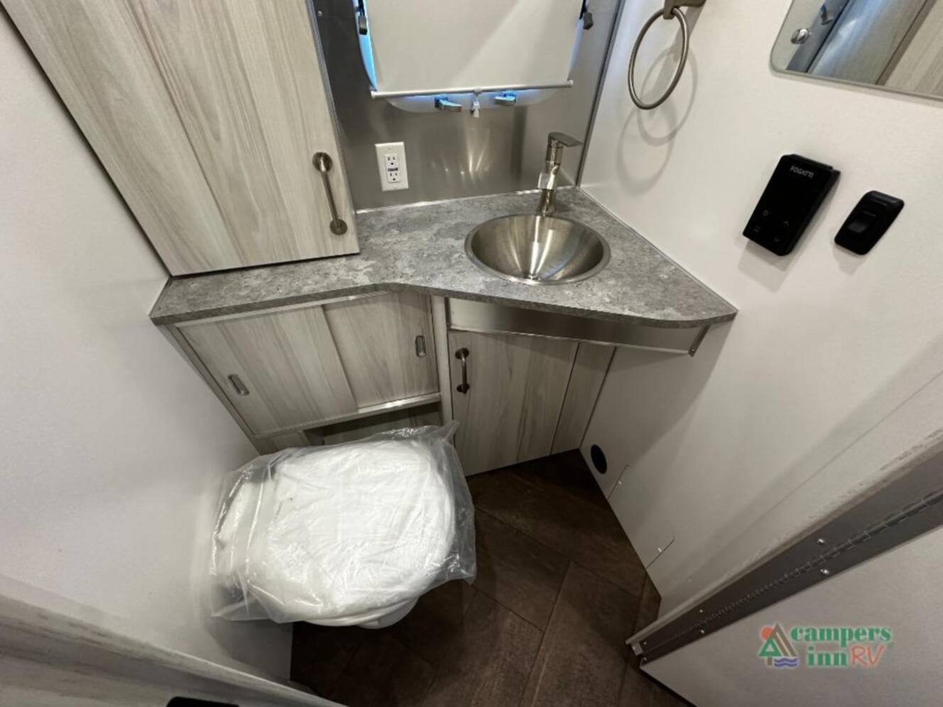 A photo of this 2026 Airstream International 25FBT