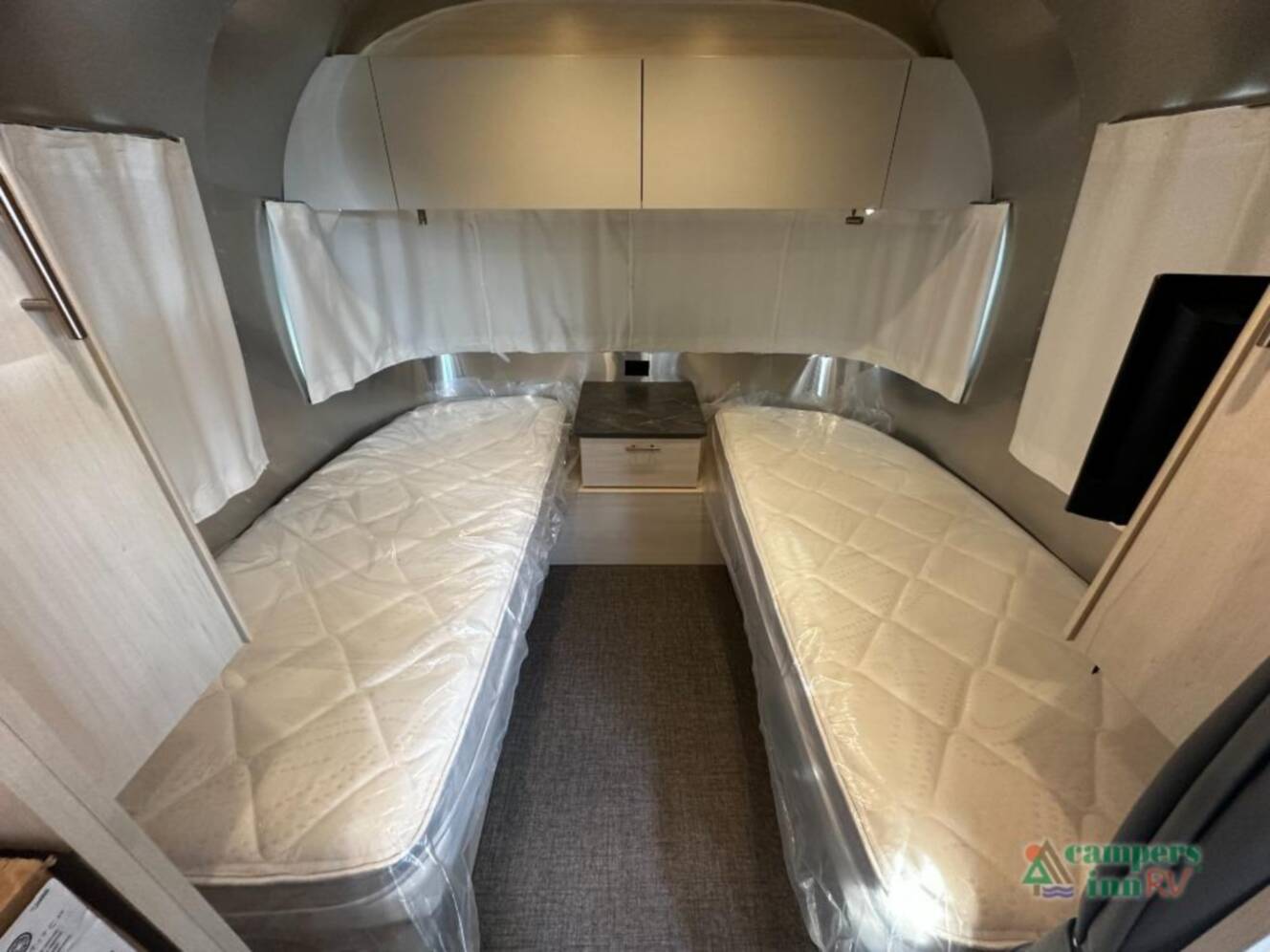 A photo of this 2026 Airstream Flying Cloud 30FBBT