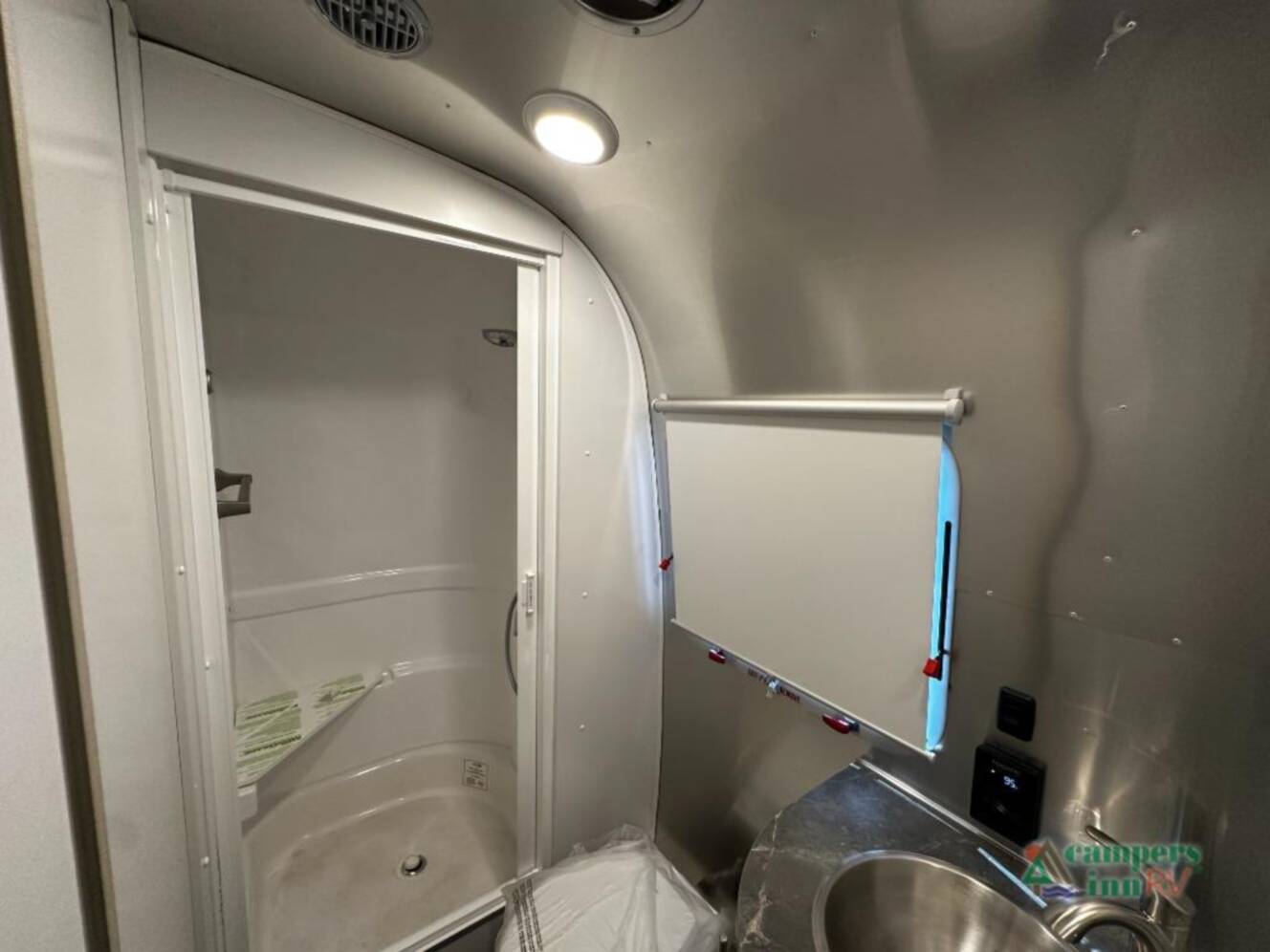 A photo of this 2026 Airstream Flying Cloud 30FBBT
