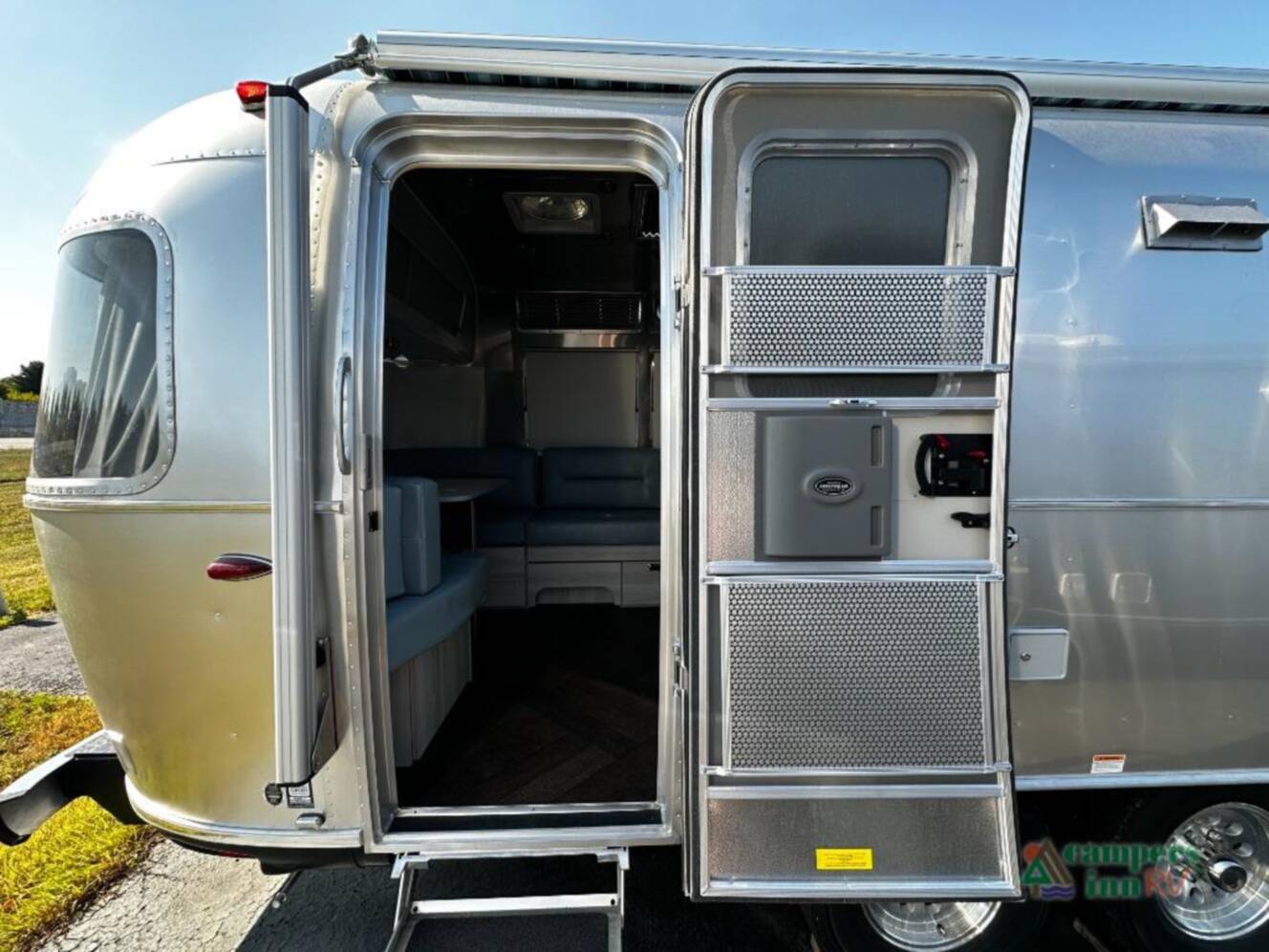 A photo of this 2026 Airstream International 25FBT