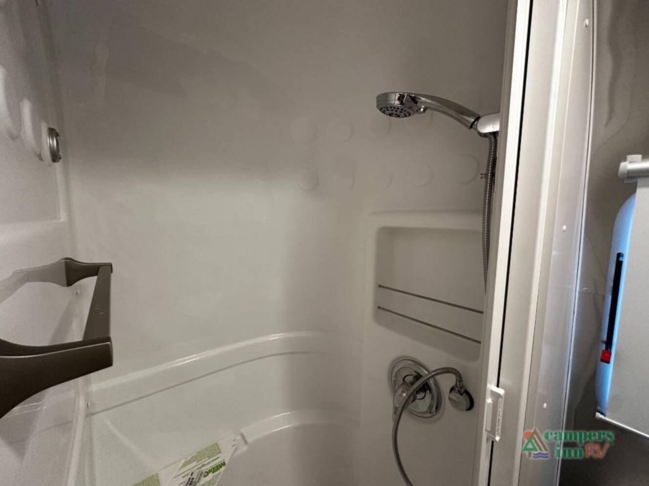 A photo of this 2026 Airstream Flying Cloud 30FBBT