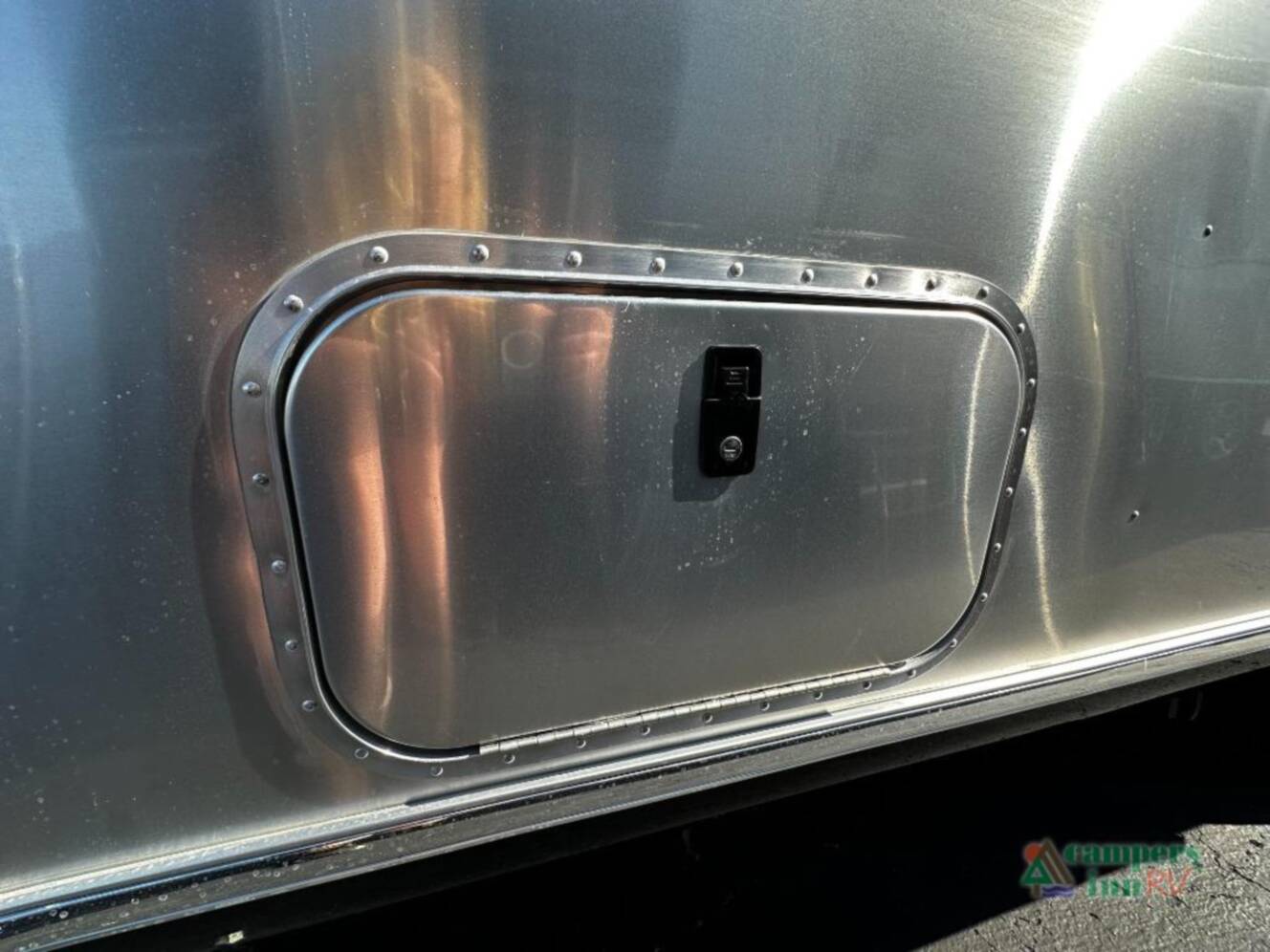 A photo of this 2026 Airstream International 25FBT