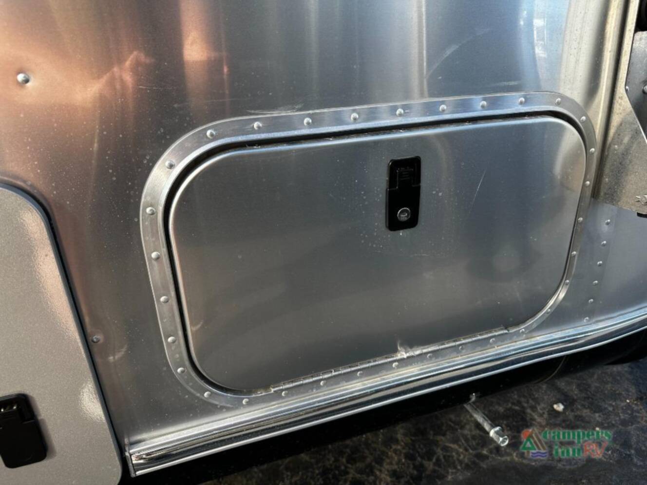 A photo of this 2026 Airstream International 25FBT