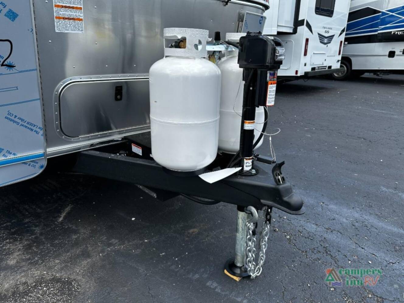 A photo of this 2026 Airstream Flying Cloud 30FBBT