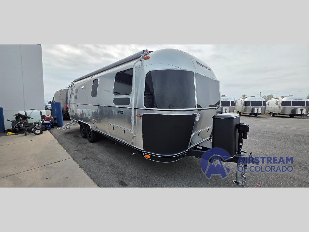 2026 Airstream Flying Cloud 27FB Twin Hatch "Midnight Flamingo" in denver CO