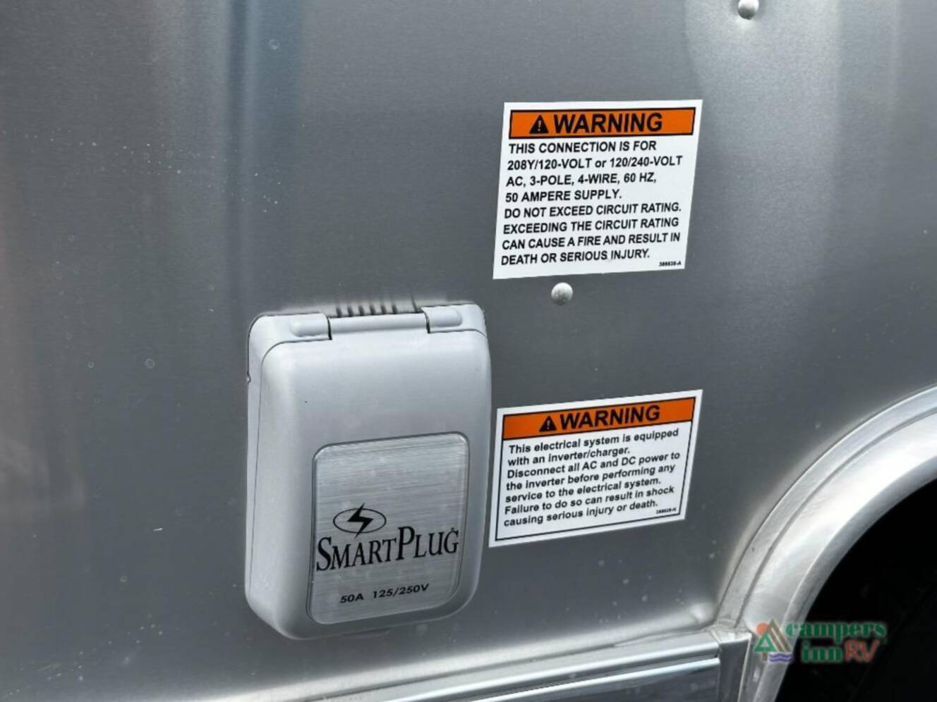 A photo of this 2026 Airstream Flying Cloud 30FBBT
