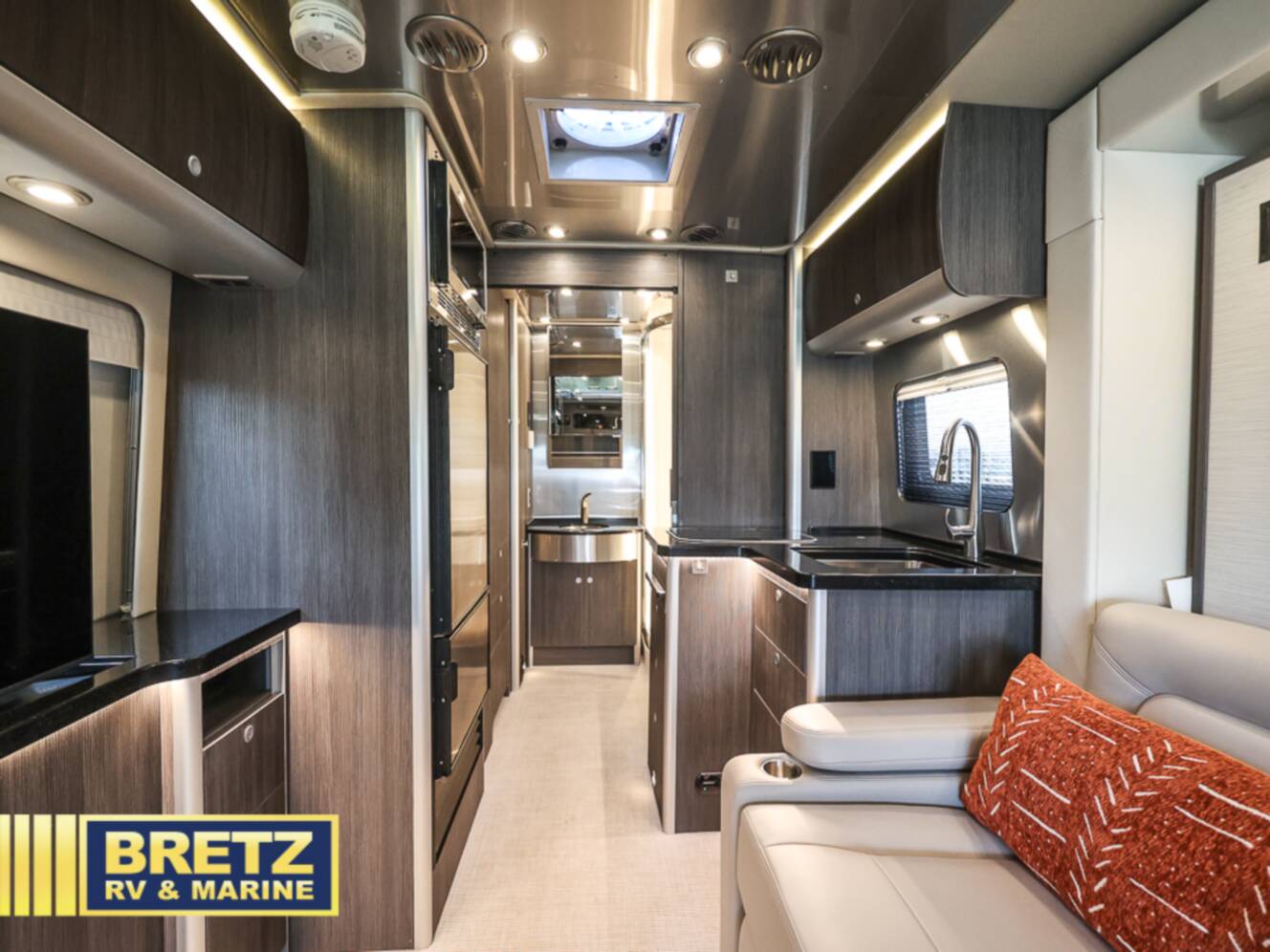 A photo of this 2022 Airstream Atlas Murphy Suite